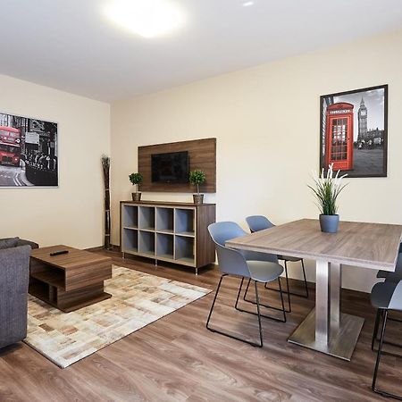 Ovar Apartman Mosonmagyaróvár エクステリア 写真