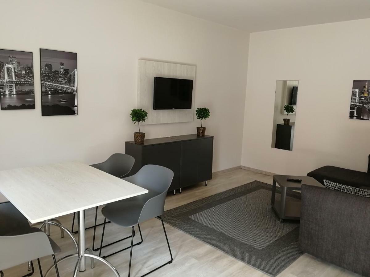 Ovar Apartman Mosonmagyaróvár エクステリア 写真