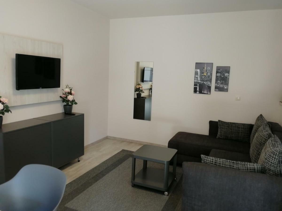Ovar Apartman Mosonmagyaróvár エクステリア 写真