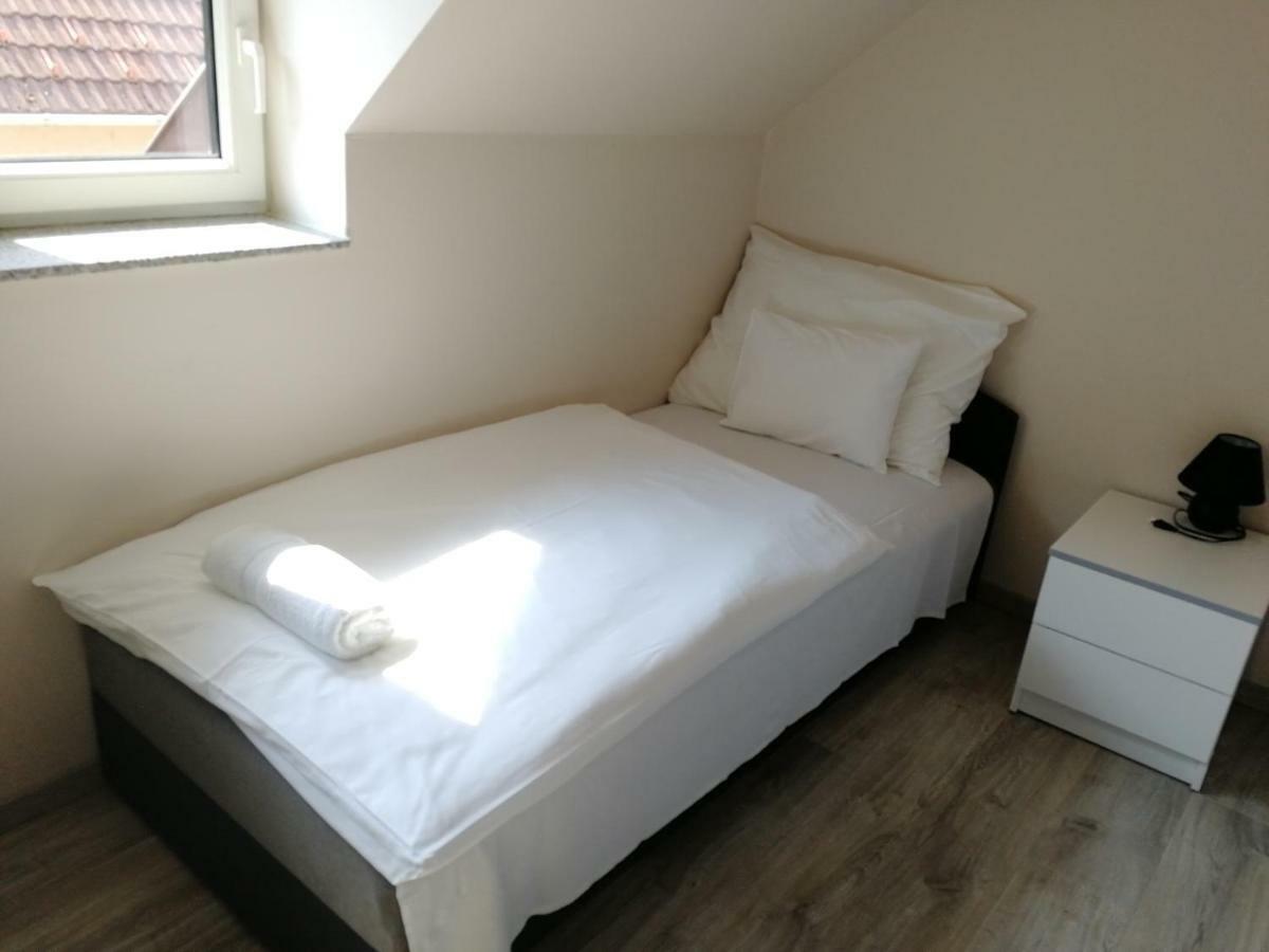 Ovar Apartman Mosonmagyaróvár エクステリア 写真