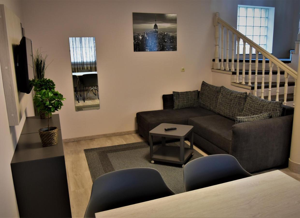 Ovar Apartman Mosonmagyaróvár エクステリア 写真