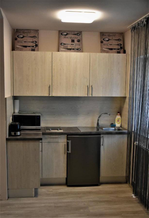 Ovar Apartman Mosonmagyaróvár エクステリア 写真