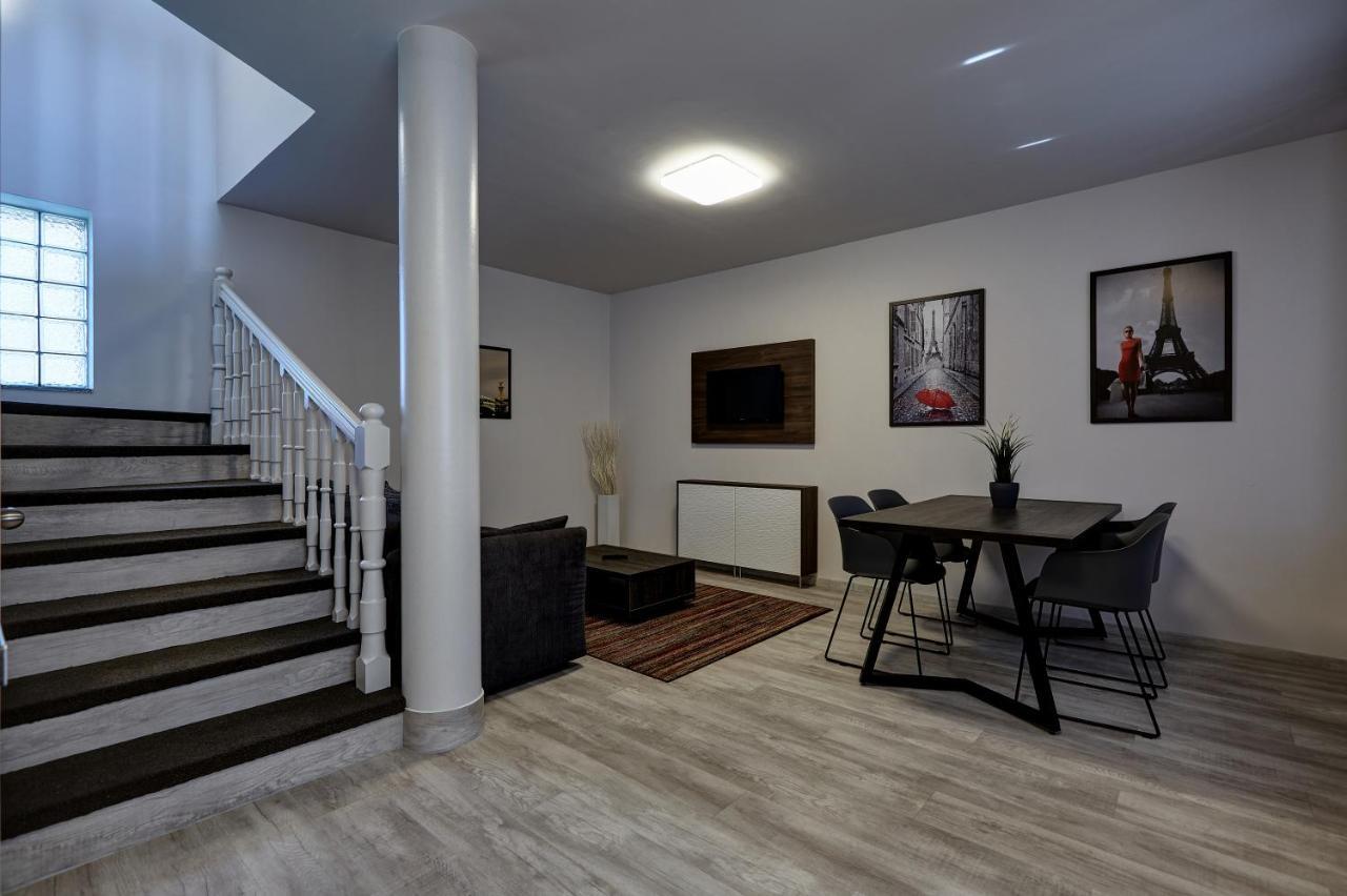 Ovar Apartman Mosonmagyaróvár エクステリア 写真