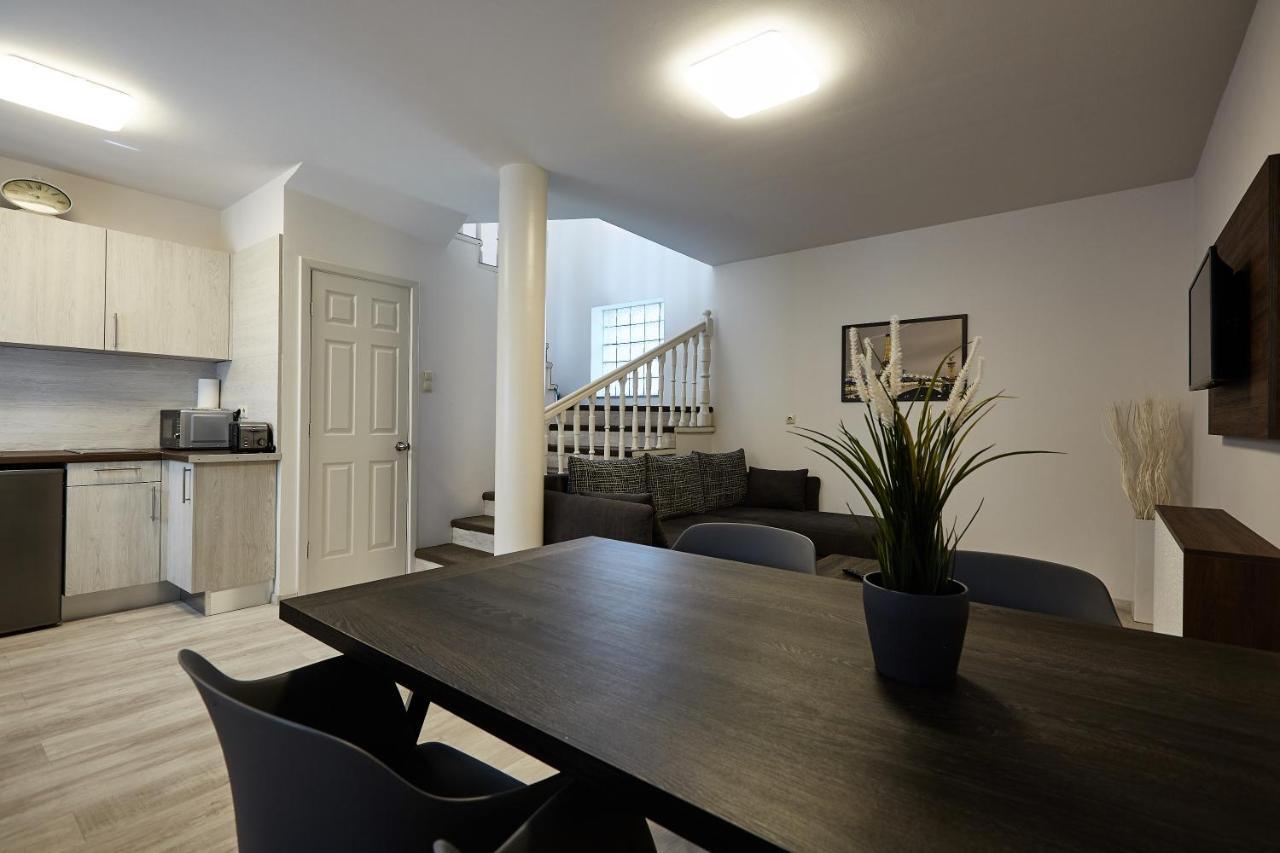 Ovar Apartman Mosonmagyaróvár エクステリア 写真