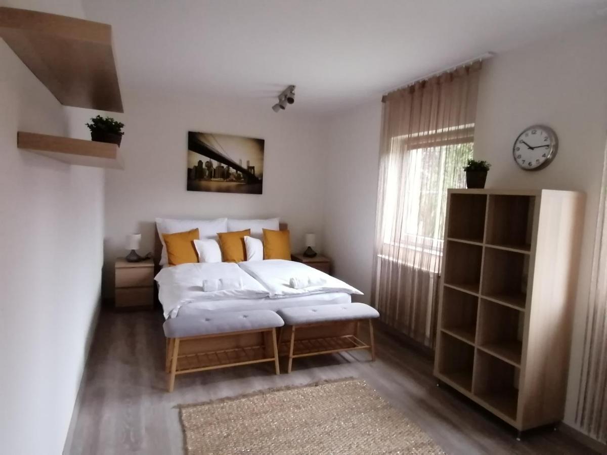 Ovar Apartman Mosonmagyaróvár エクステリア 写真