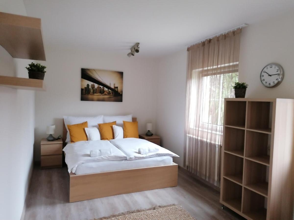 Ovar Apartman Mosonmagyaróvár エクステリア 写真
